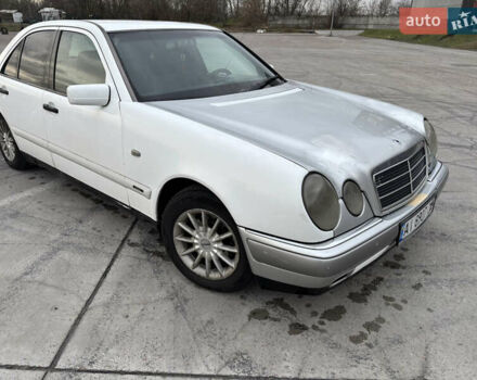 Білий Мерседес Е-Клас, об'ємом двигуна 2.16 л та пробігом 470 тис. км за 3000 $, фото 12 на Automoto.ua