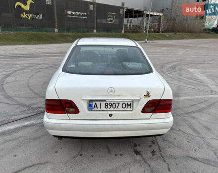 Білий Мерседес Е-Клас, об'ємом двигуна 2.16 л та пробігом 470 тис. км за 3000 $, фото 8 на Automoto.ua