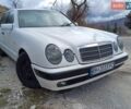 Білий Мерседес Е-Клас, об'ємом двигуна 2.5 л та пробігом 240 тис. км за 3500 $, фото 1 на Automoto.ua