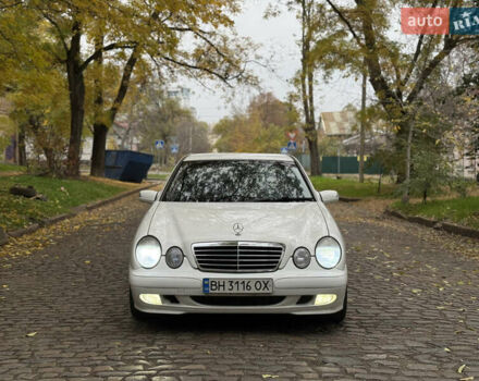 Белый Мерседес Е-Класс, объемом двигателя 3.22 л и пробегом 338 тыс. км за 4300 $, фото 3 на Automoto.ua