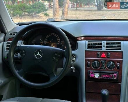 Мерседес Е-Класс 2000 в Николаеве на Automoto.ua Белый Мерседес Е-Класс, объемом двигателя 3.2 л и пробегом 336 тыс. км за 4800 $, фото 5 на Automoto.ua
