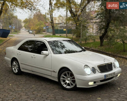 Белый Мерседес Е-Класс, объемом двигателя 3.22 л и пробегом 338 тыс. км за 4300 $, фото 7 на Automoto.ua