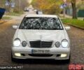 Білий Мерседес Е-Клас, об'ємом двигуна 3.2 л та пробігом 200 тис. км за 4300 $, фото 2 на Automoto.ua