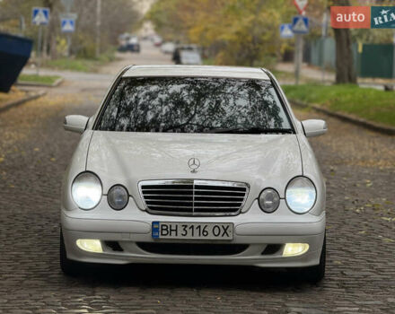 Белый Мерседес Е-Класс, объемом двигателя 3.22 л и пробегом 338 тыс. км за 4300 $, фото 5 на Automoto.ua