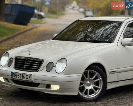 Белый Мерседес Е-Класс, объемом двигателя 3.22 л и пробегом 338 тыс. км за 4300 $, фото 2 на Automoto.ua