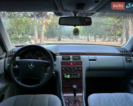 Мерседес Е-Класс 2000 в Николаеве на Automoto.ua Белый Мерседес Е-Класс, объемом двигателя 3.2 л и пробегом 336 тыс. км за 4800 $, фото 8 на Automoto.ua