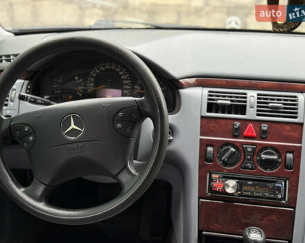 Белый Мерседес Е-Класс, объемом двигателя 3.22 л и пробегом 338 тыс. км за 4300 $, фото 17 на Automoto.ua