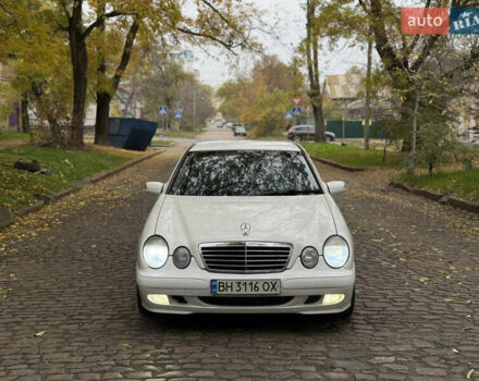 Белый Мерседес Е-Класс, объемом двигателя 3.22 л и пробегом 338 тыс. км за 4300 $, фото 4 на Automoto.ua