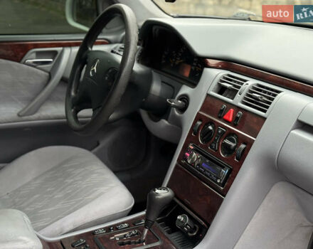 Белый Мерседес Е-Класс, объемом двигателя 3.22 л и пробегом 338 тыс. км за 4300 $, фото 23 на Automoto.ua