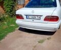 Білий Мерседес Е-Клас, об'ємом двигуна 2.1 л та пробігом 350 тис. км за 4000 $, фото 5 на Automoto.ua