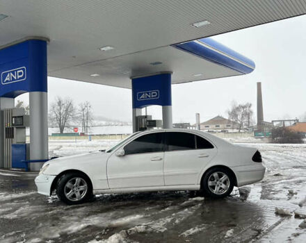 Белый Мерседес Е-Класс, объемом двигателя 2.15 л и пробегом 390 тыс. км за 4500 $, фото 3 на Automoto.ua