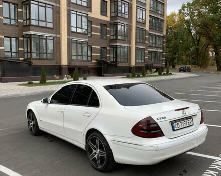 Белый Мерседес Е-Класс, объемом двигателя 2.2 л и пробегом 468 тыс. км за 5700 $, фото 2 на Automoto.ua