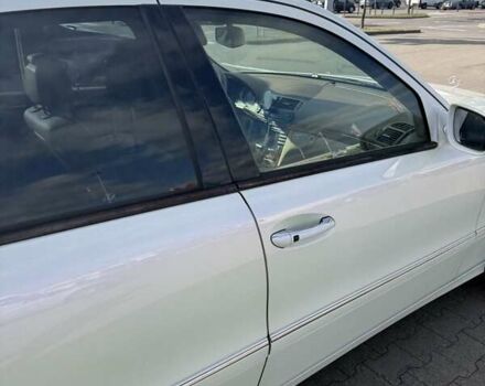 Білий Мерседес Е-Клас, об'ємом двигуна 5.5 л та пробігом 173 тис. км за 15000 $, фото 26 на Automoto.ua