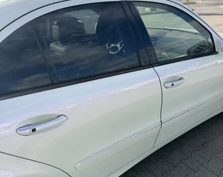 Білий Мерседес Е-Клас, об'ємом двигуна 5.5 л та пробігом 173 тис. км за 15000 $, фото 27 на Automoto.ua