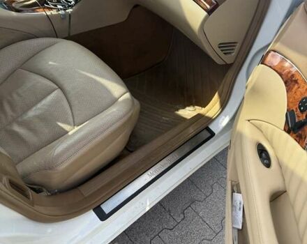 Білий Мерседес Е-Клас, об'ємом двигуна 5.5 л та пробігом 173 тис. км за 15000 $, фото 34 на Automoto.ua