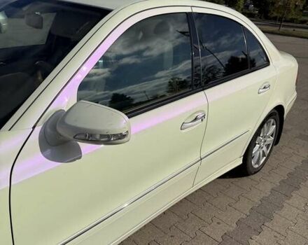 Білий Мерседес Е-Клас, об'ємом двигуна 5.5 л та пробігом 173 тис. км за 15000 $, фото 9 на Automoto.ua