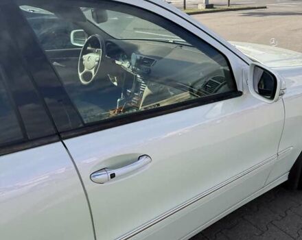 Білий Мерседес Е-Клас, об'ємом двигуна 5.5 л та пробігом 173 тис. км за 15000 $, фото 25 на Automoto.ua