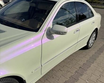 Білий Мерседес Е-Клас, об'ємом двигуна 5.5 л та пробігом 173 тис. км за 15000 $, фото 8 на Automoto.ua