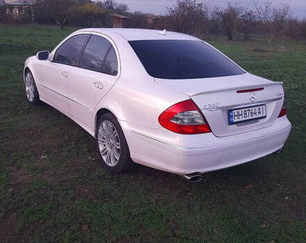 Белый Мерседес Е-Класс, объемом двигателя 3.5 л и пробегом 223 тыс. км за 10500 $, фото 9 на Automoto.ua