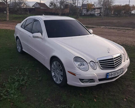 Белый Мерседес Е-Класс, объемом двигателя 3.5 л и пробегом 223 тыс. км за 10500 $, фото 6 на Automoto.ua