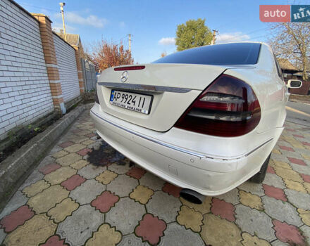 Белый Мерседес Е-Класс, объемом двигателя 2.2 л и пробегом 330 тыс. км за 8300 $, фото 10 на Automoto.ua