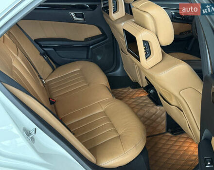 Белый Мерседес Е-Класс, объемом двигателя 5.5 л и пробегом 184 тыс. км за 13900 $, фото 24 на Automoto.ua