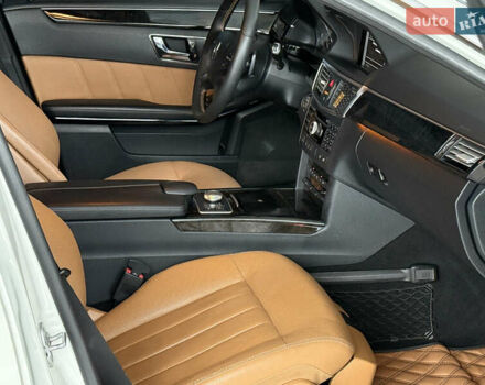 Белый Мерседес Е-Класс, объемом двигателя 5.5 л и пробегом 184 тыс. км за 13900 $, фото 27 на Automoto.ua