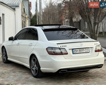 Белый Мерседес Е-Класс, объемом двигателя 5.5 л и пробегом 184 тыс. км за 13900 $, фото 6 на Automoto.ua