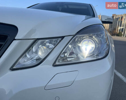 Белый Мерседес Е-Класс, объемом двигателя 2.14 л и пробегом 321 тыс. км за 11300 $, фото 95 на Automoto.ua