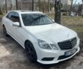 Белый Мерседес Е-Класс, объемом двигателя 2.2 л и пробегом 320 тыс. км за 11000 $, фото 1 на Automoto.ua