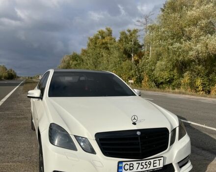 Білий Мерседес Е-Клас, об'ємом двигуна 2.1 л та пробігом 370 тис. км за 9800 $, фото 1 на Automoto.ua