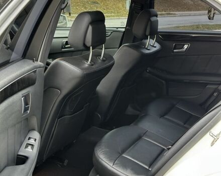 Белый Мерседес Е-Класс, объемом двигателя 3.5 л и пробегом 255 тыс. км за 13000 $, фото 11 на Automoto.ua