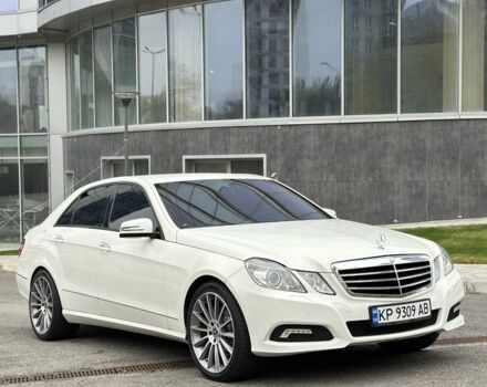 Белый Мерседес Е-Класс, объемом двигателя 3.5 л и пробегом 255 тыс. км за 13000 $, фото 6 на Automoto.ua