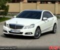 Белый Мерседес Е-Класс, объемом двигателя 3.5 л и пробегом 250 тыс. км за 12450 $, фото 1 на Automoto.ua