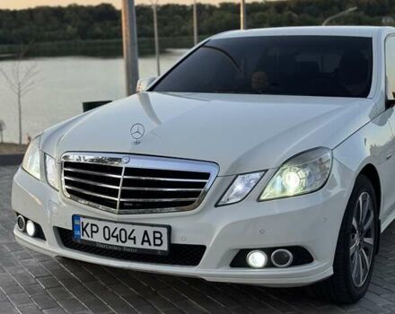 Мерседес Е-Клас 2010 у Запоріжжя на Automoto.ua Білий Мерседес Е-Клас, об'ємом двигуна 2.2 л та пробігом 254 тис. км за 13200 $, фото 6 на Automoto.ua