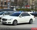 Белый Мерседес Е-Класс, объемом двигателя 3.5 л и пробегом 250 тыс. км за 14000 $, фото 1 на Automoto.ua