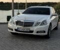 Мерседес Е-Клас 2010 у Запоріжжя на Automoto.ua Білий Мерседес Е-Клас, об'ємом двигуна 2.2 л та пробігом 254 тис. км за 13200 $, фото 3 на Automoto.ua