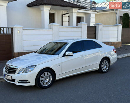 Белый Мерседес Е-Класс, объемом двигателя 1.8 л и пробегом 216 тыс. км за 14700 $, фото 5 на Automoto.ua
