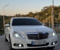 Мерседес Е-Клас 2010 у Запоріжжя на Automoto.ua Білий Мерседес Е-Клас, об'ємом двигуна 2.2 л та пробігом 254 тис. км за 13200 $, фото 2 на Automoto.ua