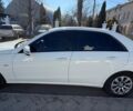 Белый Мерседес Е-Класс, объемом двигателя 2.2 л и пробегом 294 тыс. км за 12000 $, фото 8 на Automoto.ua