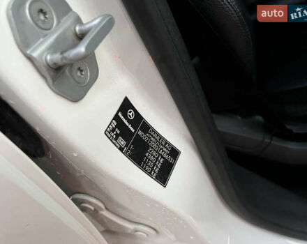 Белый Мерседес Е-Класс, объемом двигателя 2.14 л и пробегом 283 тыс. км за 13900 $, фото 30 на Automoto.ua