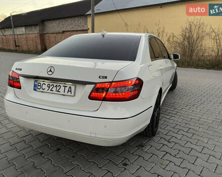 Белый Мерседес Е-Класс, объемом двигателя 2.14 л и пробегом 283 тыс. км за 13900 $, фото 16 на Automoto.ua