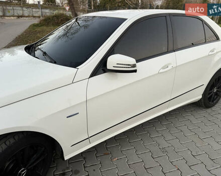 Белый Мерседес Е-Класс, объемом двигателя 2.14 л и пробегом 283 тыс. км за 13900 $, фото 9 на Automoto.ua