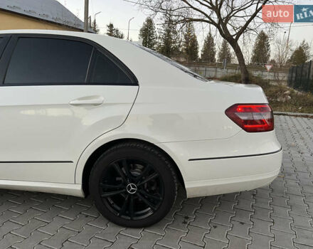 Белый Мерседес Е-Класс, объемом двигателя 2.14 л и пробегом 283 тыс. км за 13900 $, фото 12 на Automoto.ua