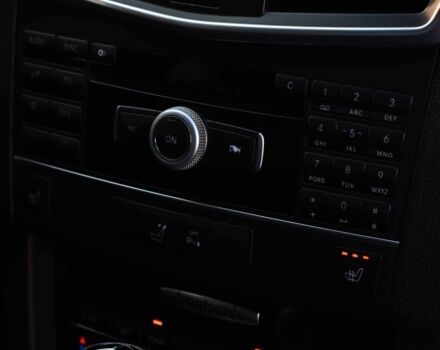 Белый Мерседес Е-Класс, объемом двигателя 2.2 л и пробегом 276 тыс. км за 12200 $, фото 12 на Automoto.ua