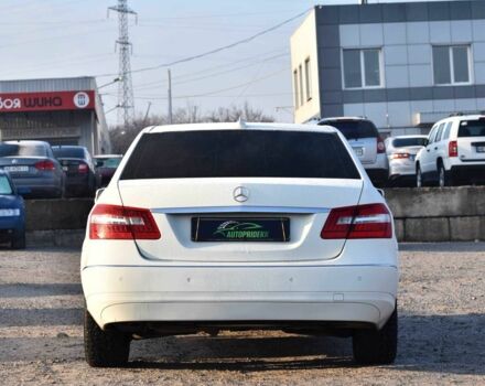 Белый Мерседес Е-Класс, объемом двигателя 2.2 л и пробегом 276 тыс. км за 12200 $, фото 2 на Automoto.ua
