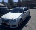 Белый Мерседес Е-Класс, объемом двигателя 1.8 л и пробегом 145 тыс. км за 14164 $, фото 2 на Automoto.ua