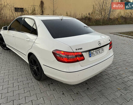 Белый Мерседес Е-Класс, объемом двигателя 2.14 л и пробегом 283 тыс. км за 13900 $, фото 15 на Automoto.ua