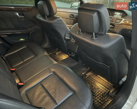 Белый Мерседес Е-Класс, объемом двигателя 2.14 л и пробегом 283 тыс. км за 13900 $, фото 32 на Automoto.ua