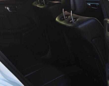 Белый Мерседес Е-Класс, объемом двигателя 2.2 л и пробегом 276 тыс. км за 12200 $, фото 14 на Automoto.ua